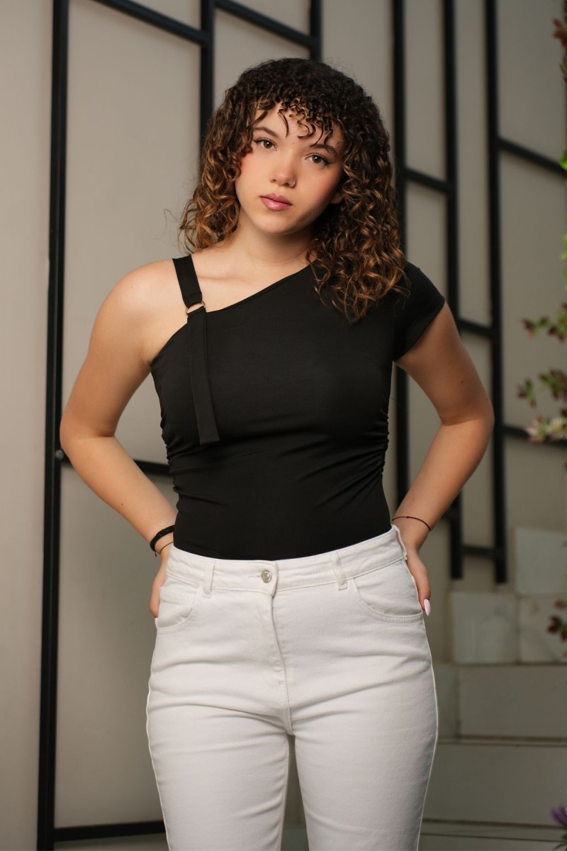 Top asymétrique