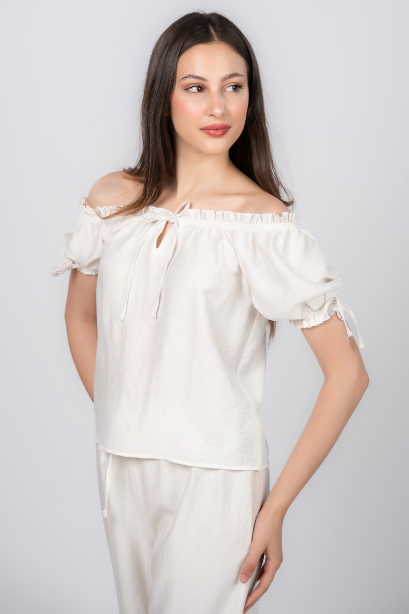 Blouse dénudée
