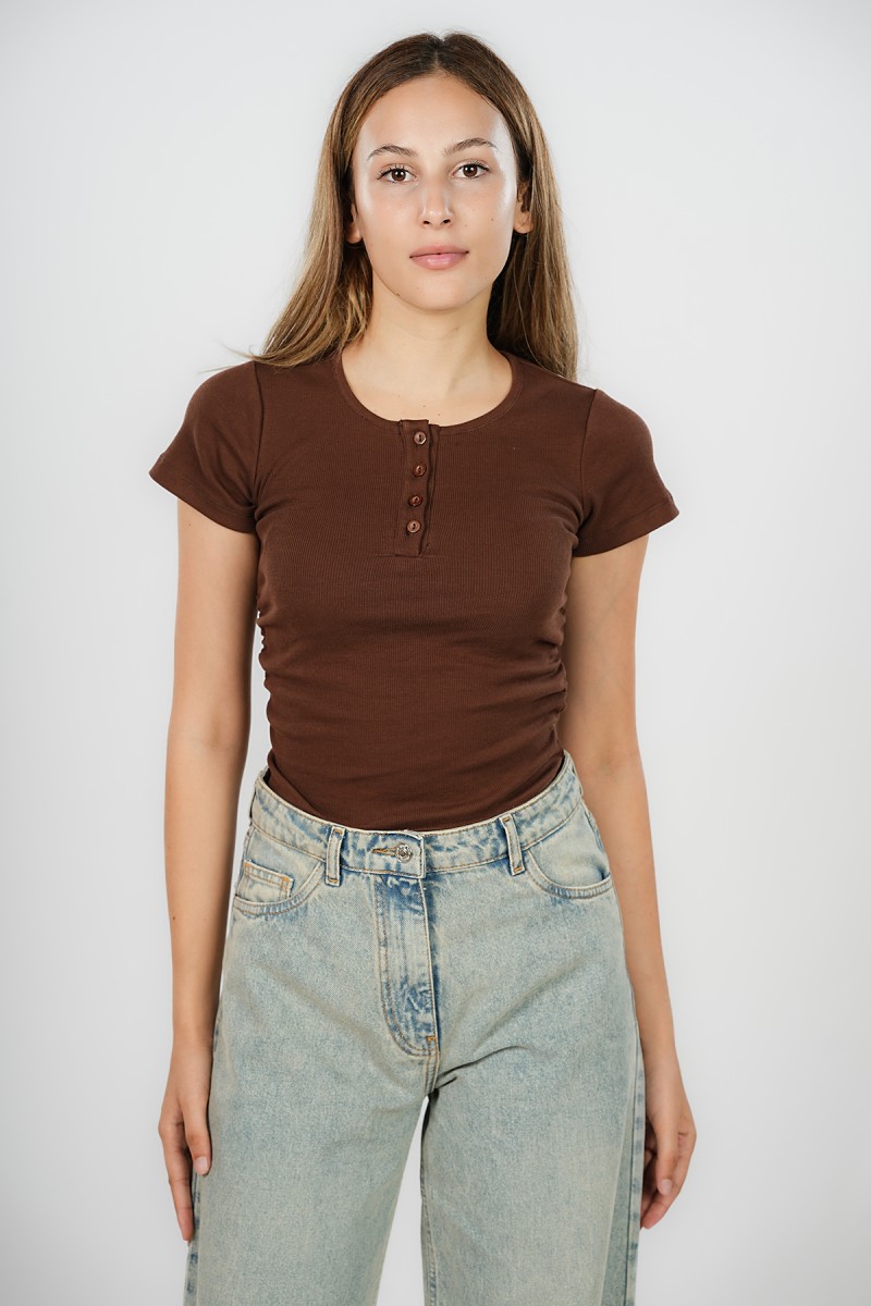 T-shirt avec boutons