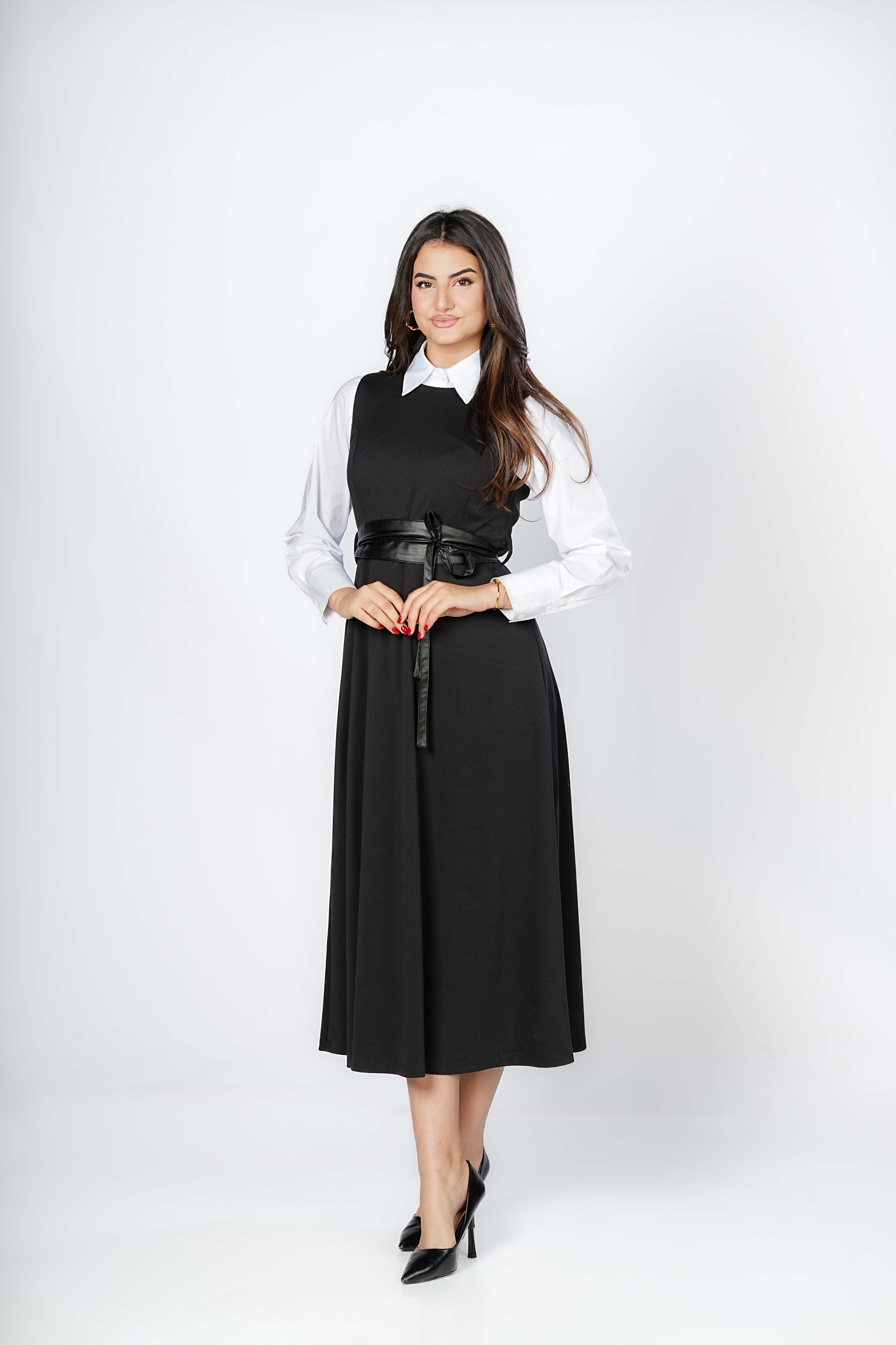 Robe Sans Manches Ceinturée en Similicuir Noir