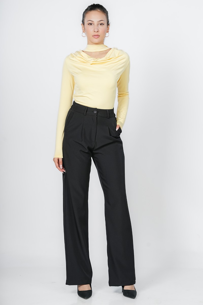 Pull Ajusté Maille Extensible – Look Chic avec Lien Tour de Cou