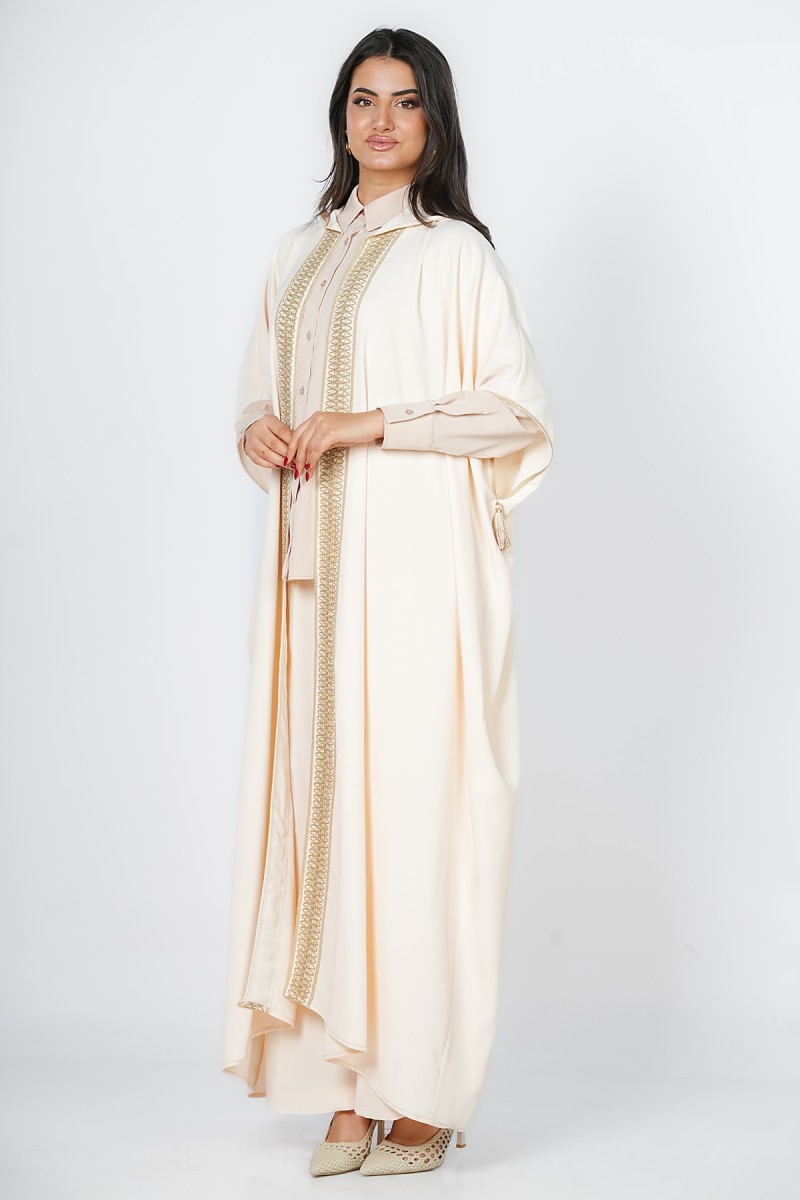 Kimono Traditionnel à Broderies Dorées