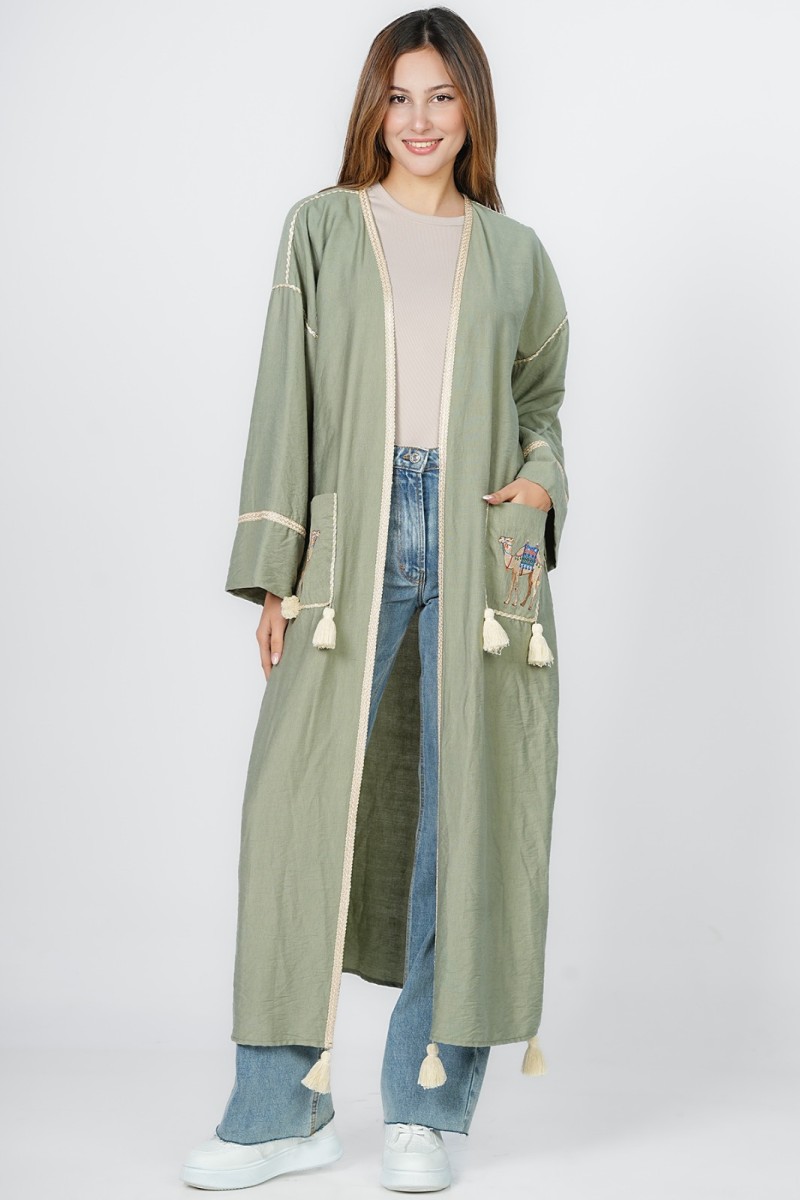 Kimono Blanc et Vert Long avec Motif Chameau Brodé et Pompons