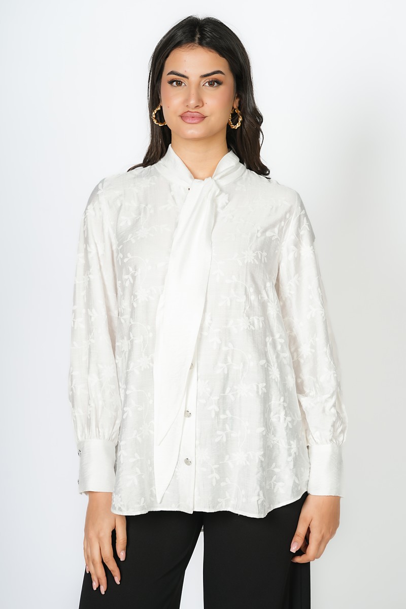 Chemise large avec col chemiseavec cravate