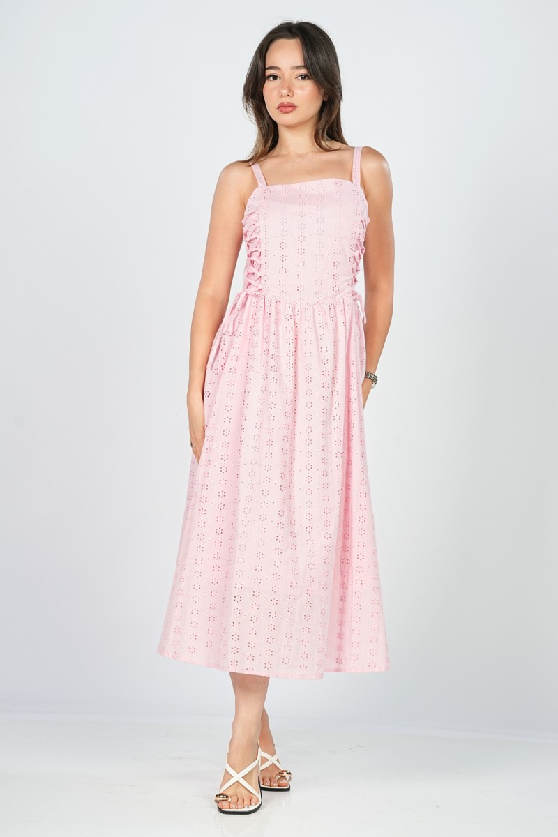 Robe en Broderie Anglaise